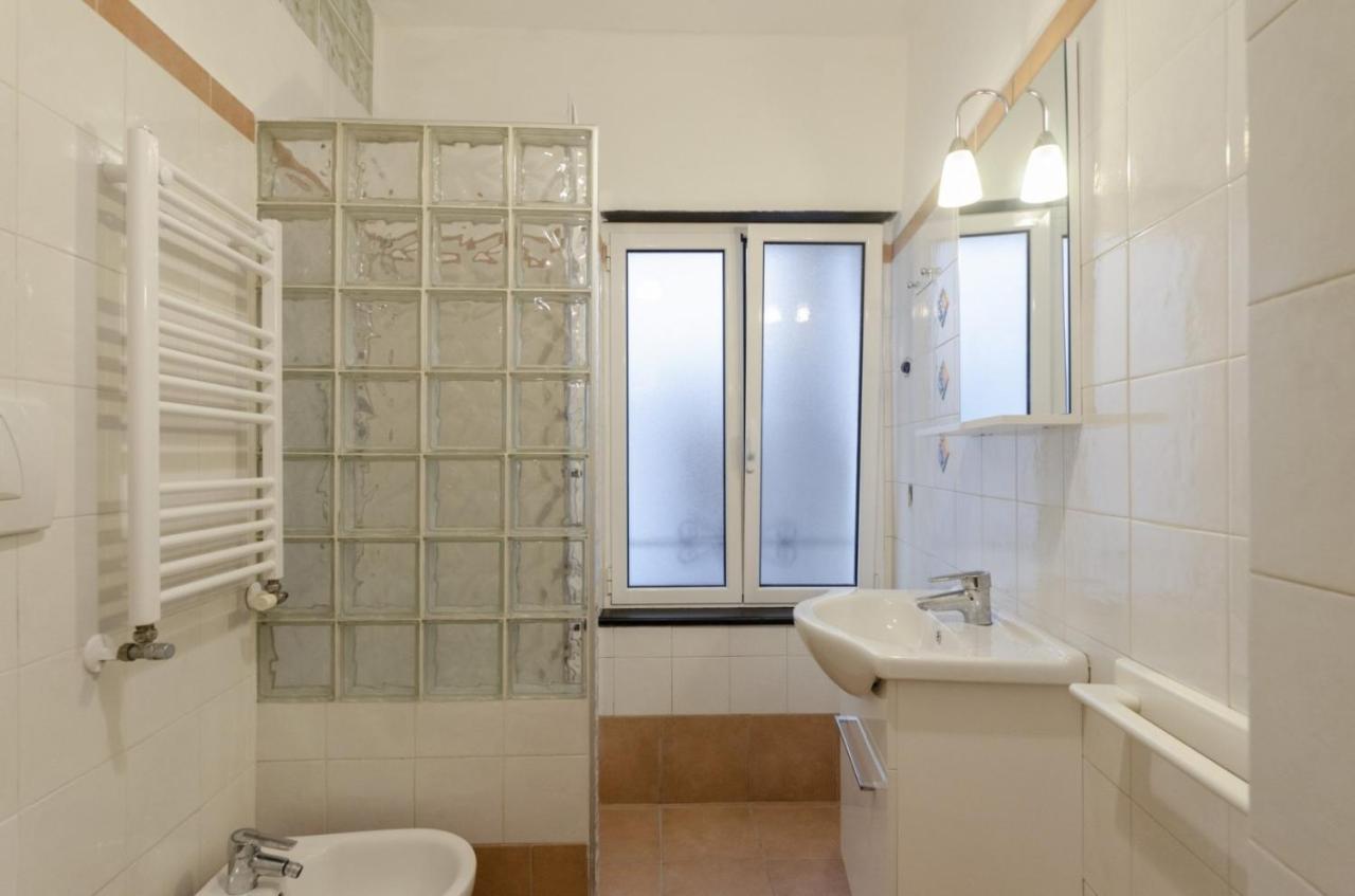 Joivy Warm Family Flat For 9, Near Porto Antico Apartman Genova Kültér fotó